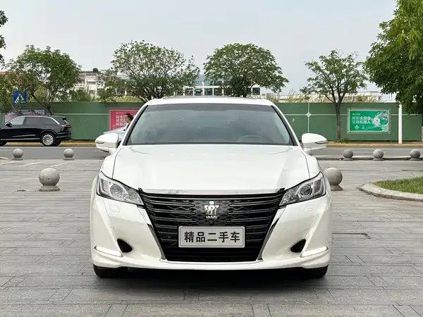 Toyota Crown 2018