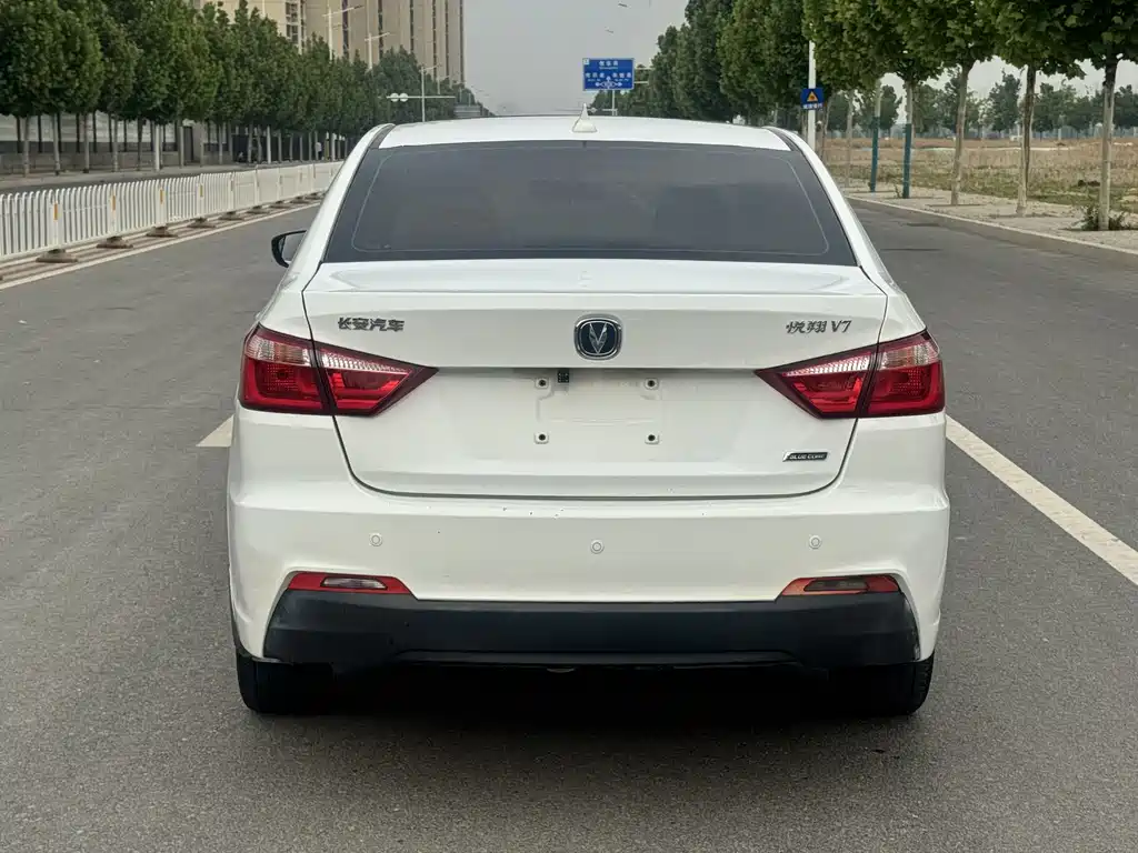 Changan V7 2017 — фото 9