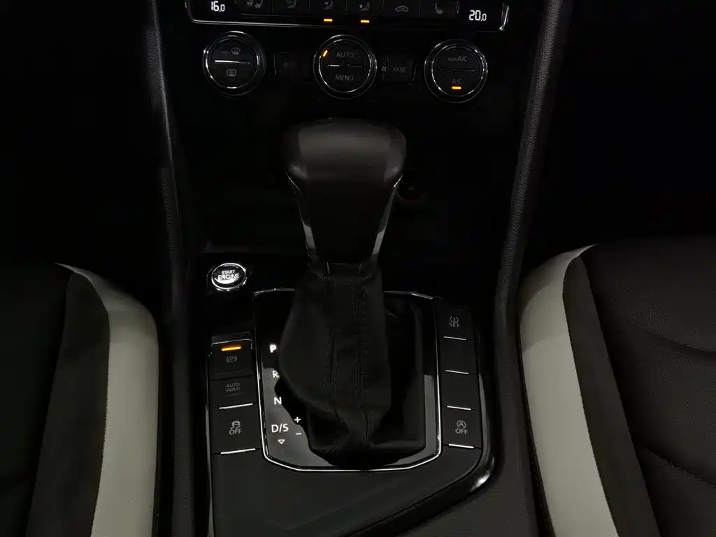 Volkswagen Tiguan L 2017 — фото 13