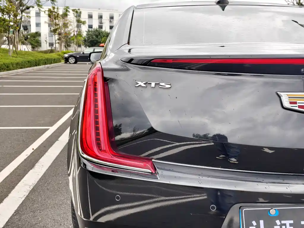 Cadillac XTS 2018 — фото 33
