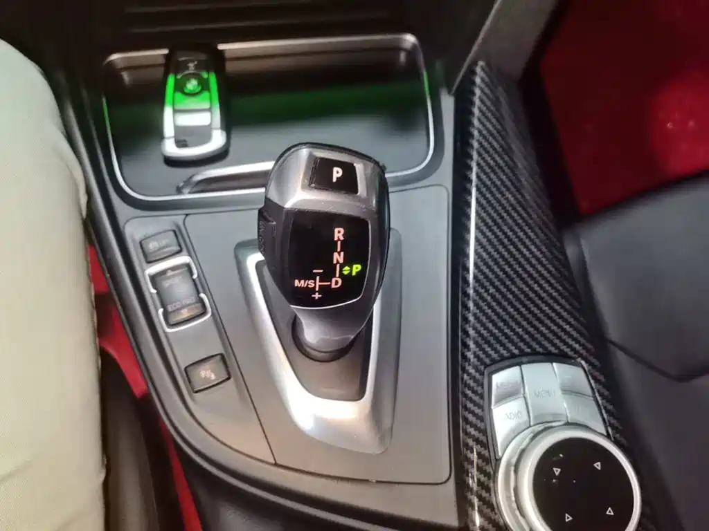 BMW 3 Series 2016 — фото 14