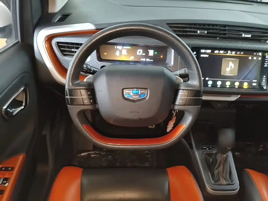 Geely Vision X1 2017 — фото 11