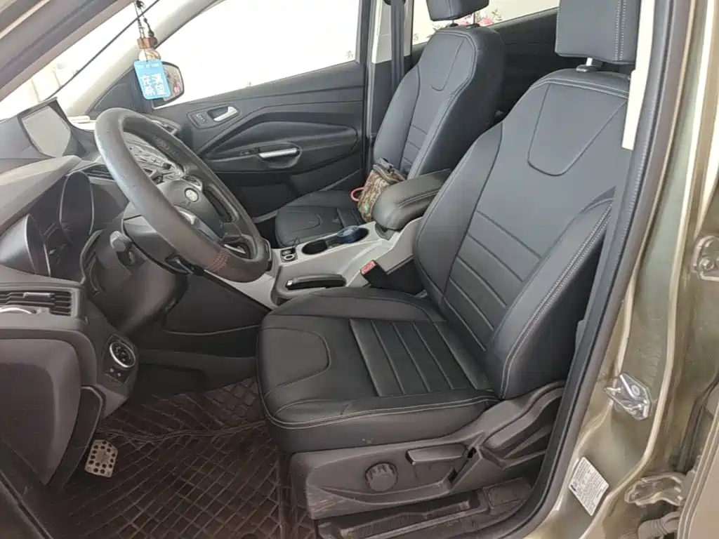 Ford Kuga 2016 — фото 15