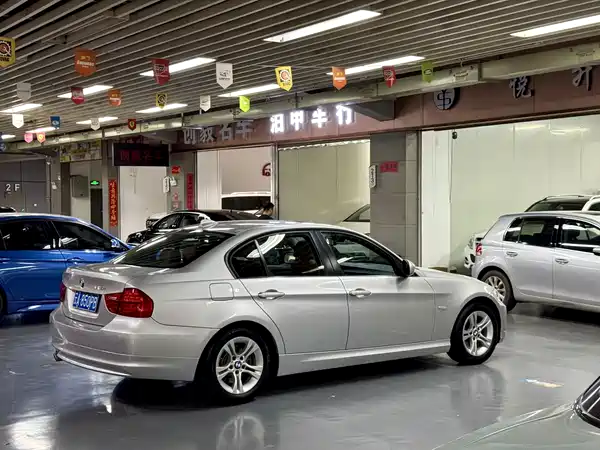 BMW 3 Series 2011