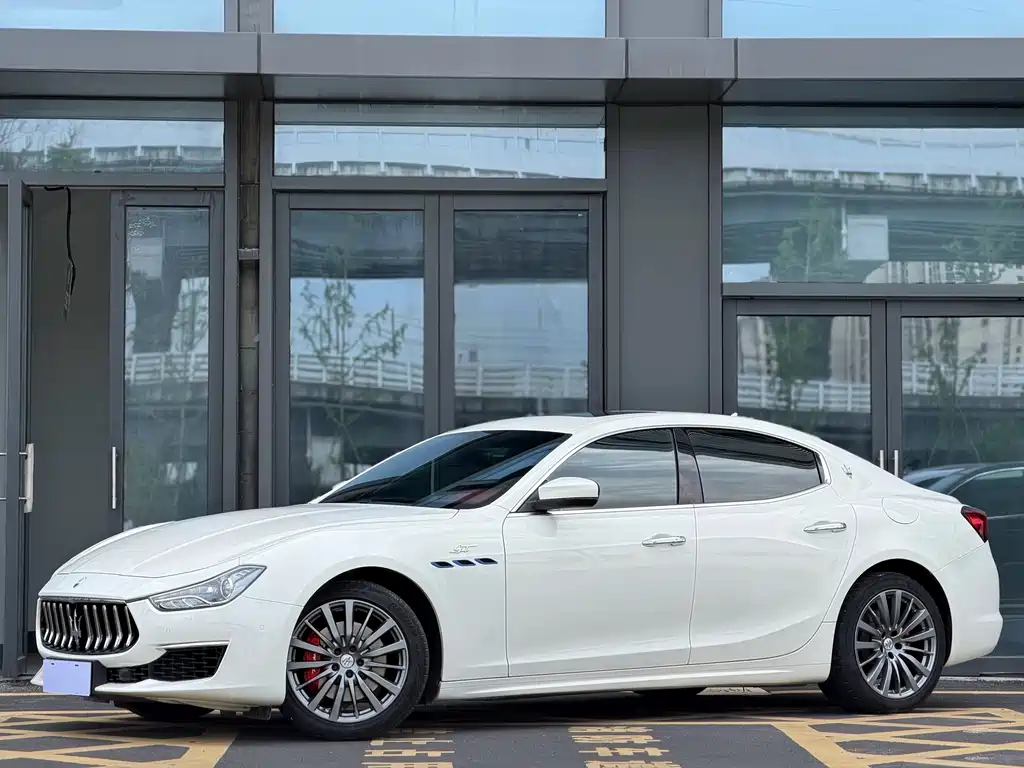Maserati Ghibli 2022