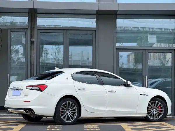 Maserati Ghibli 2022