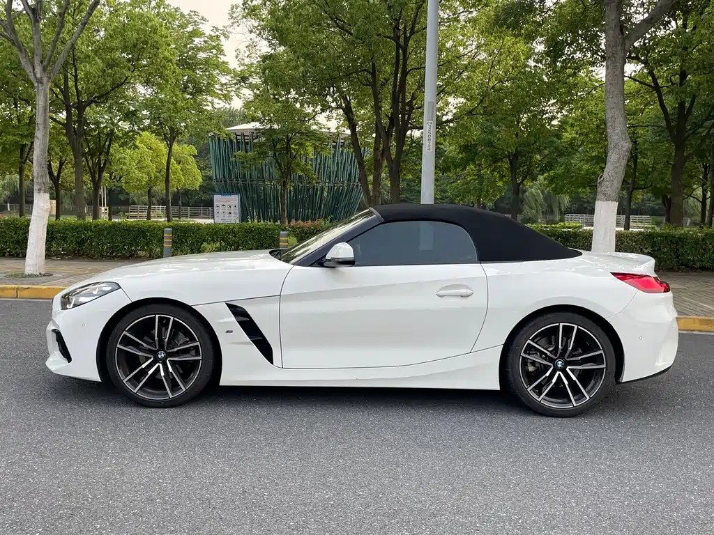 BMW Z4 2022 — фото 12
