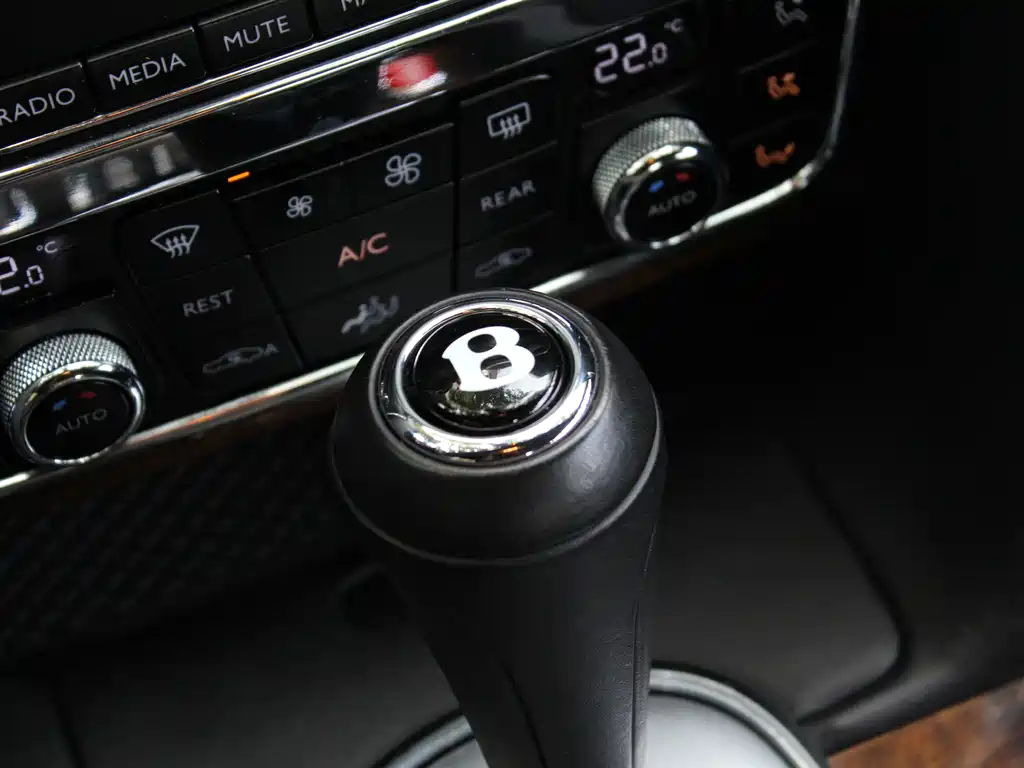 Bentley Continental 2013 — фото 13