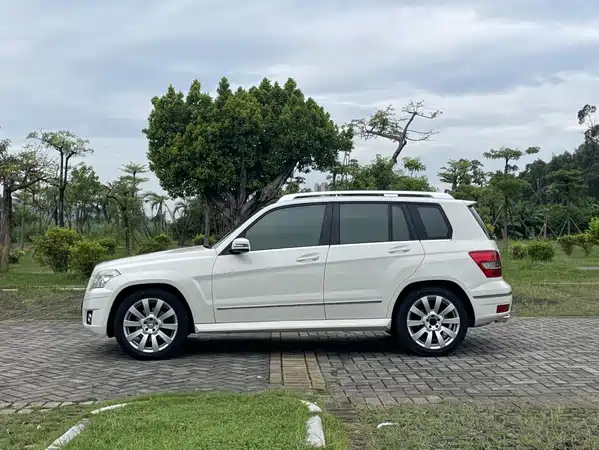 Mercedes-Benz GLK-Class 2010