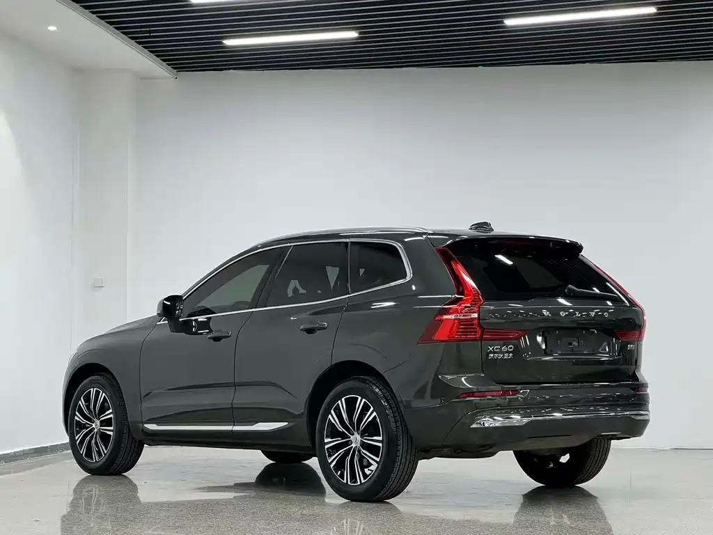 Volvo XC60 2021 — фото 4