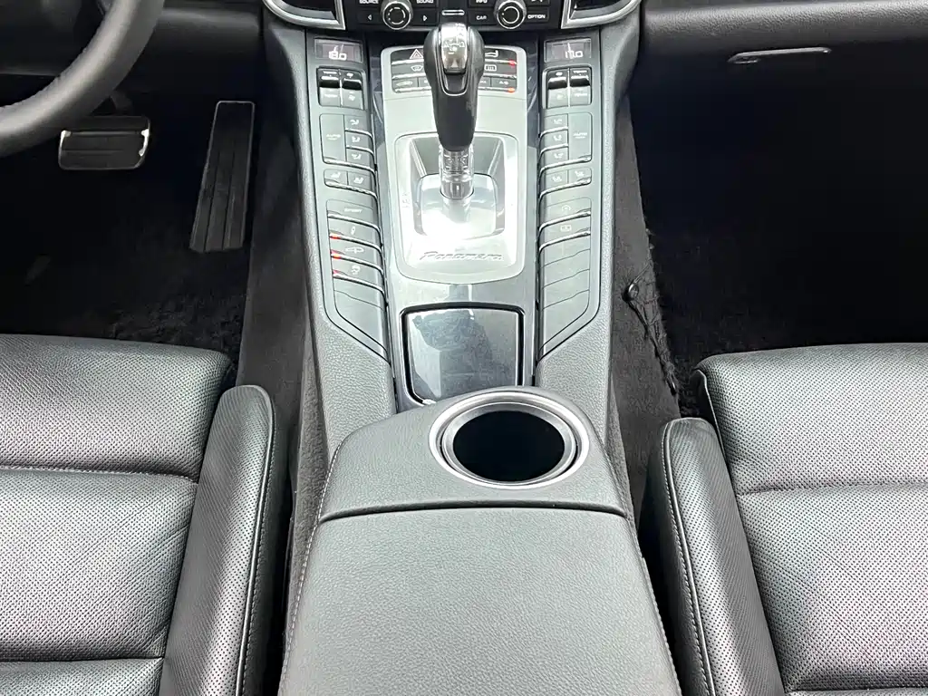 Porsche Panamera 2015 — фото 25