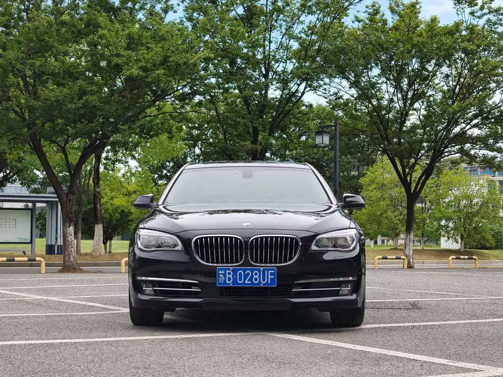 BMW 7 Series 2015 — фото 2
