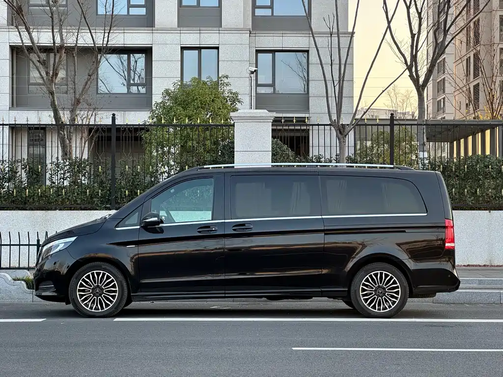 Mercedes-Benz V-Class 2018 — фото 3