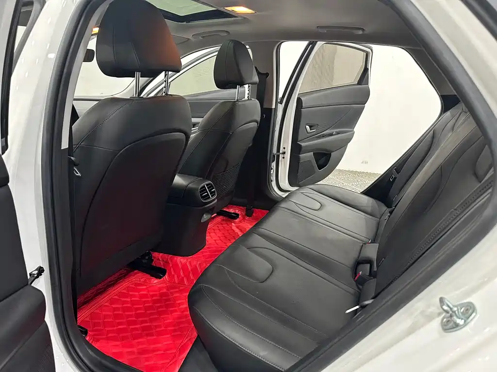 Hyundai Elantra 2022