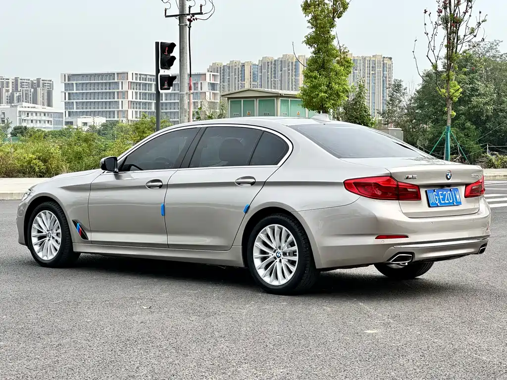 BMW 5 Series 2019 — фото 5