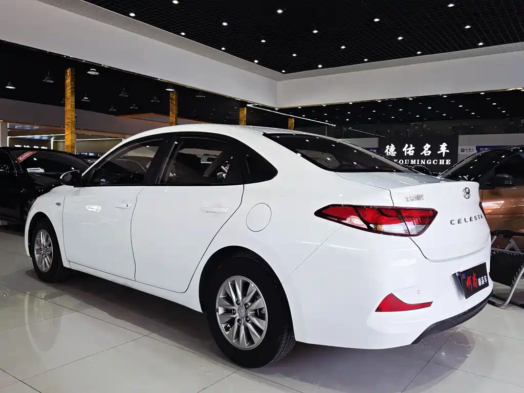 Hyundai Elantra 2020 — фото 12