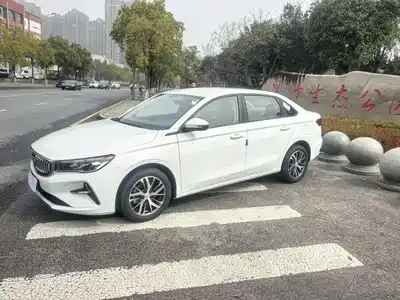 Geely Emgrand 2024