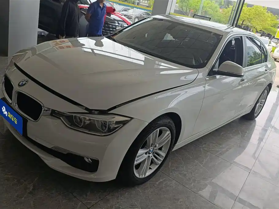 BMW 3 Series 2017 — фото 1