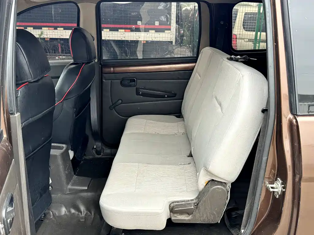 Wuling Hongguang 2018 — фото 12