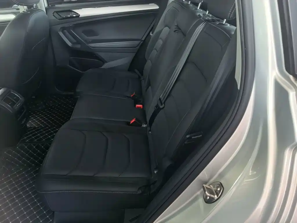 Volkswagen Tiguan L Plug-In Hybrid 2020 — фото 24