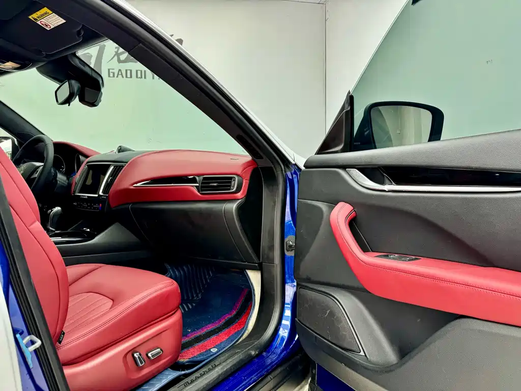 Maserati Levante 2018 — фото 13