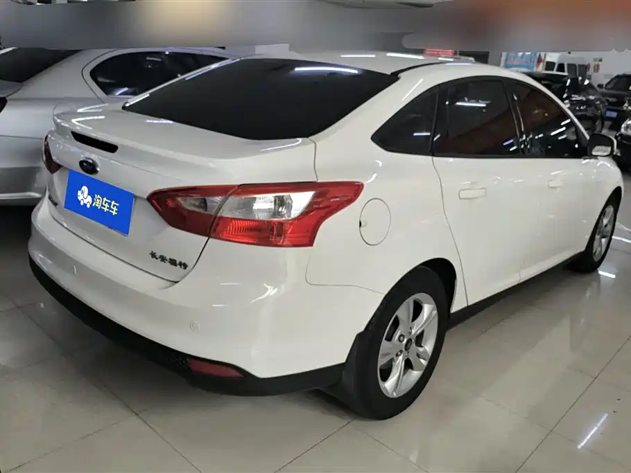 Ford Focus 2014 — фото 3