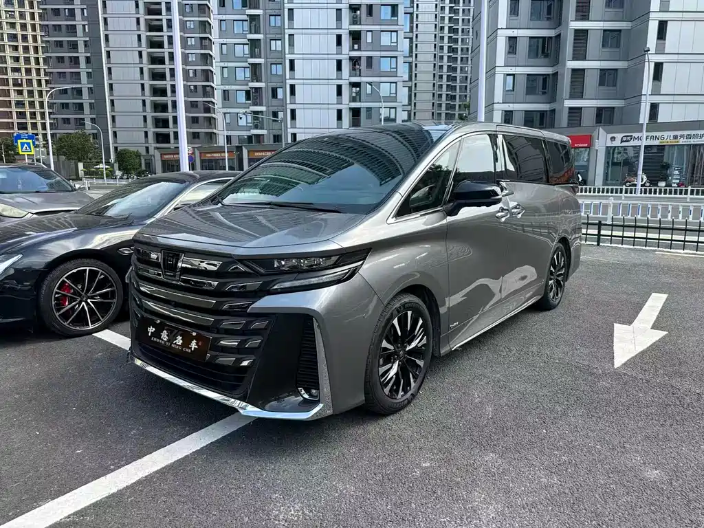 Toyota Vellfire 2024 — фото 1