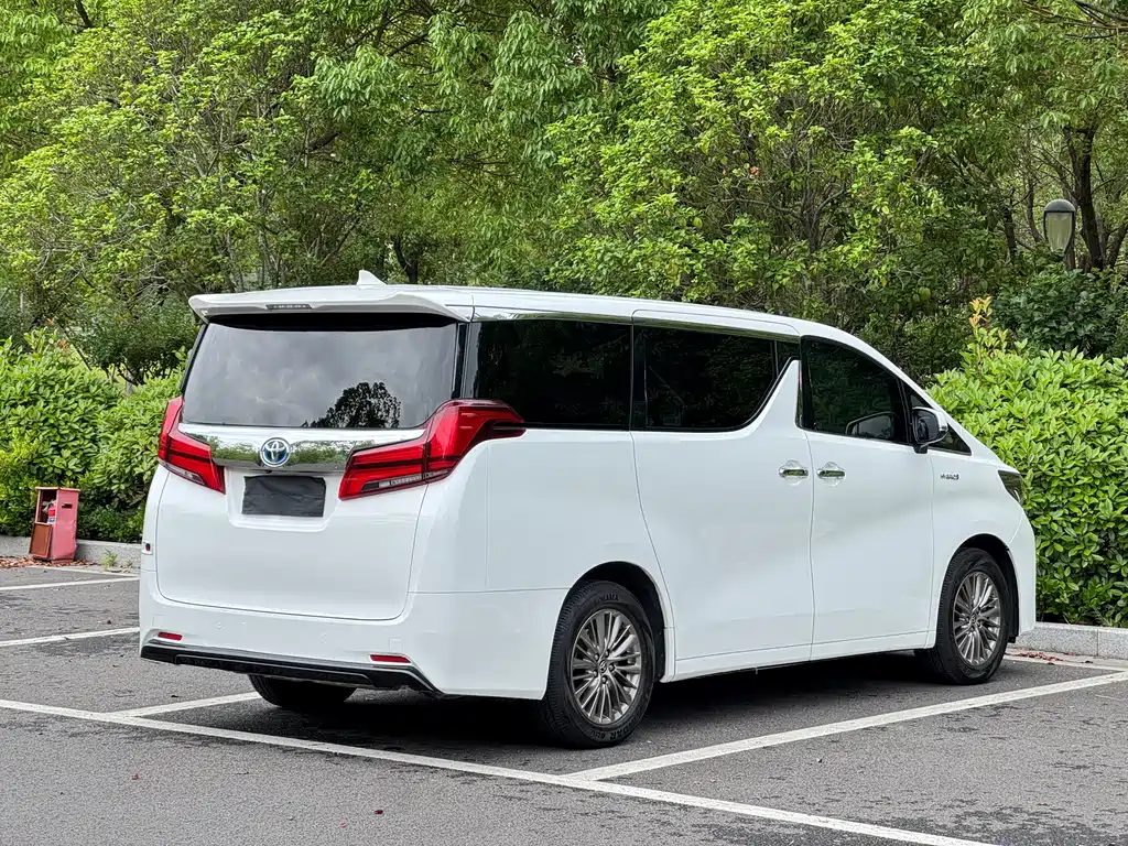 Toyota Alphard 2021 — фото 9