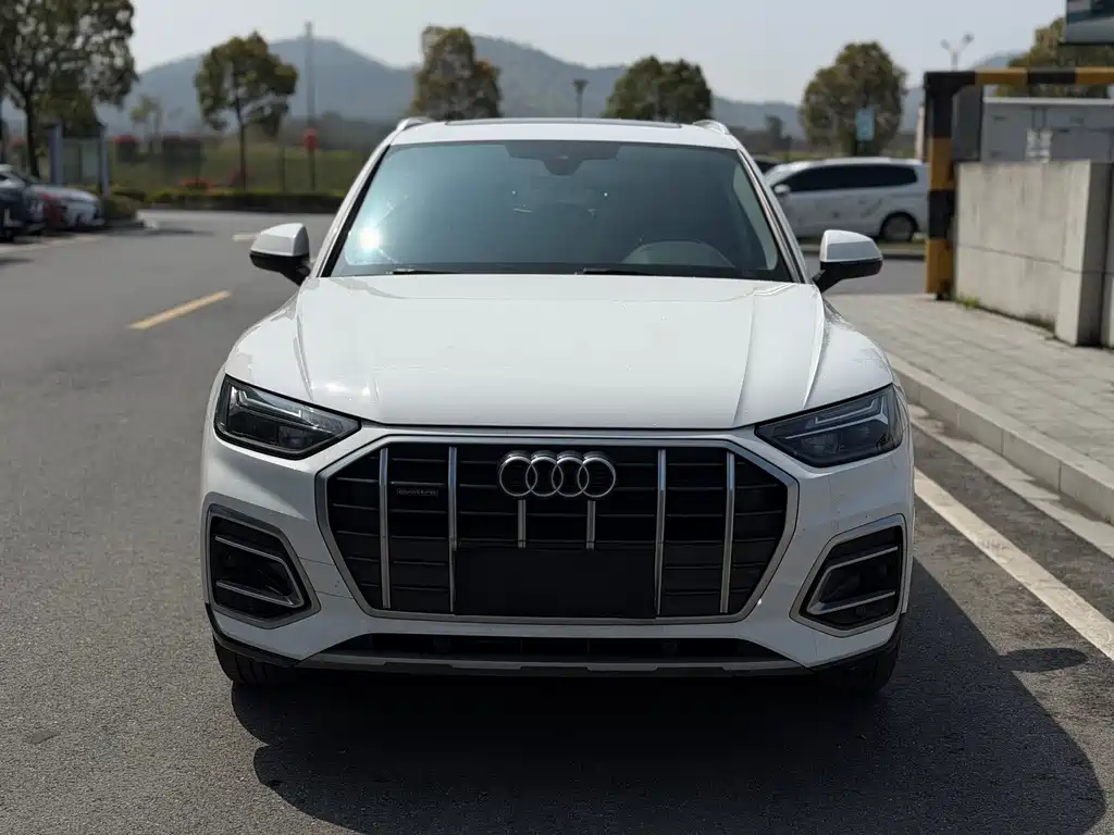 Audi Q5L 2023 — фото 2