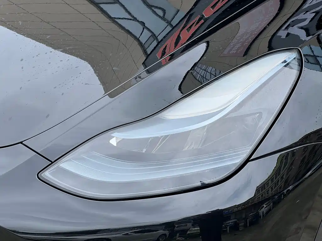 Tesla Model Y 2024 — фото 14