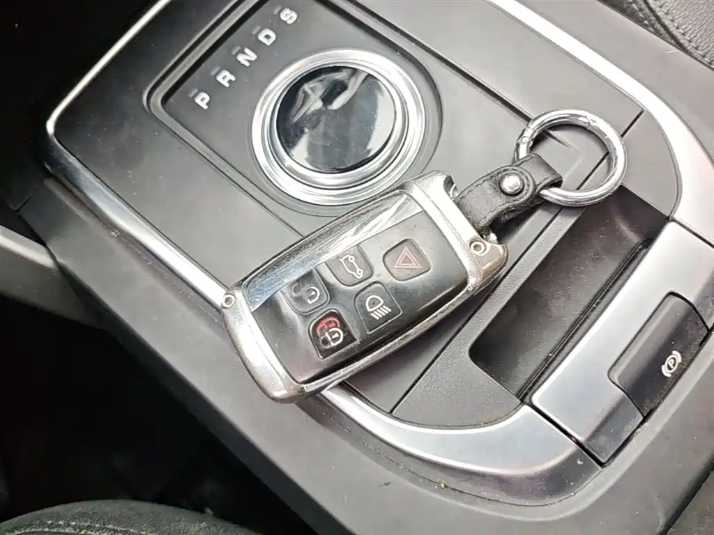 Land Rover Discovery Sport 2018 — фото 8