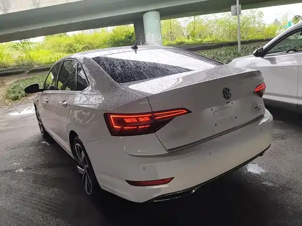 Volkswagen Sagitar 2022