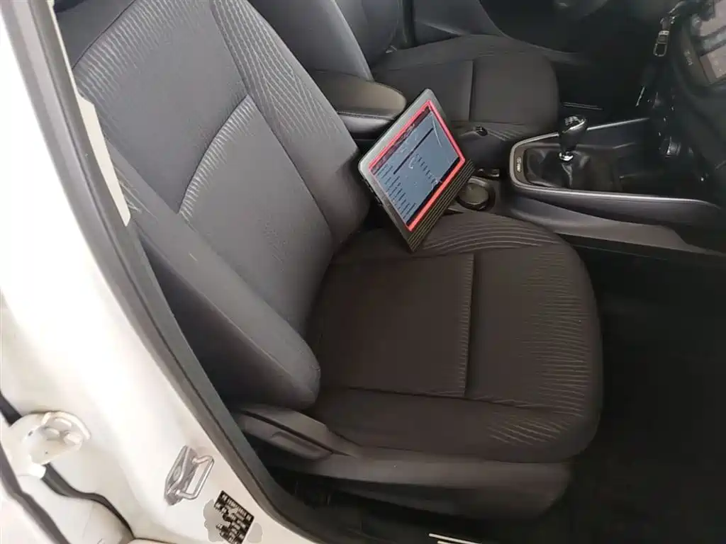 Ford Escort 2020 — фото 25