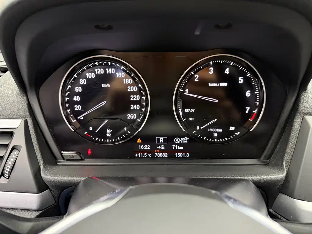 BMW 1 Series 2018 — фото 14