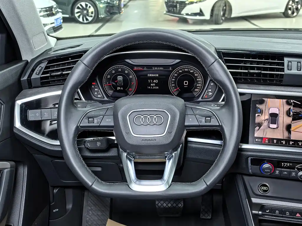 Audi Q3 2023 — фото 12