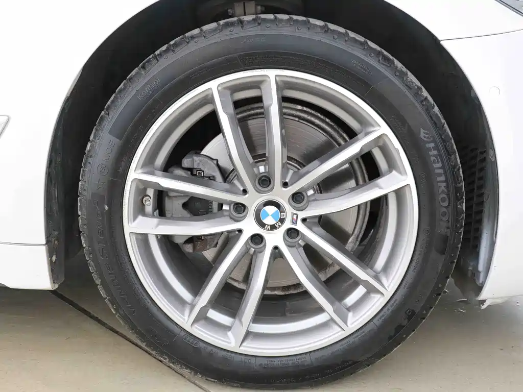BMW 5 Series 2020 — фото 10