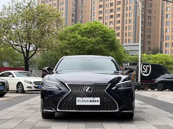 Lexus LS 2018