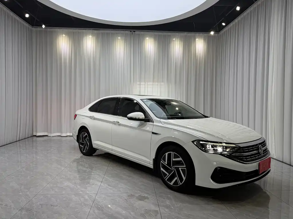 Volkswagen Sagitar 2022