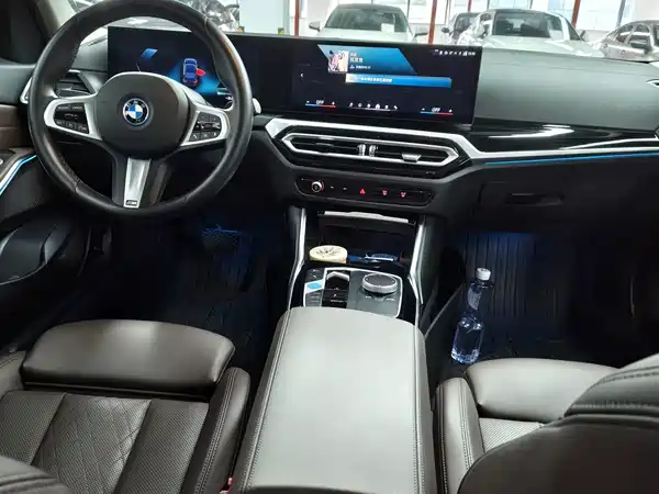 BMW i3 2024