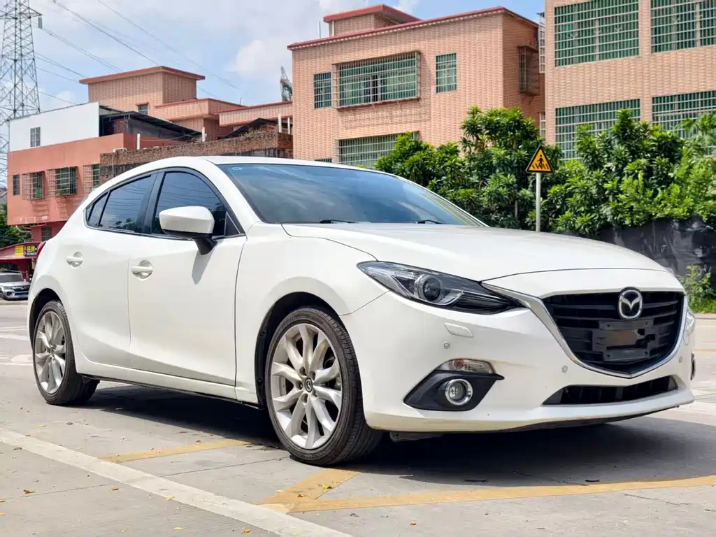Mazda 3 Axela 2016 — фото 3