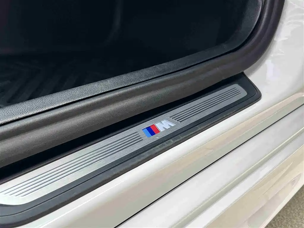 BMW 5 Series 2022 — фото 20