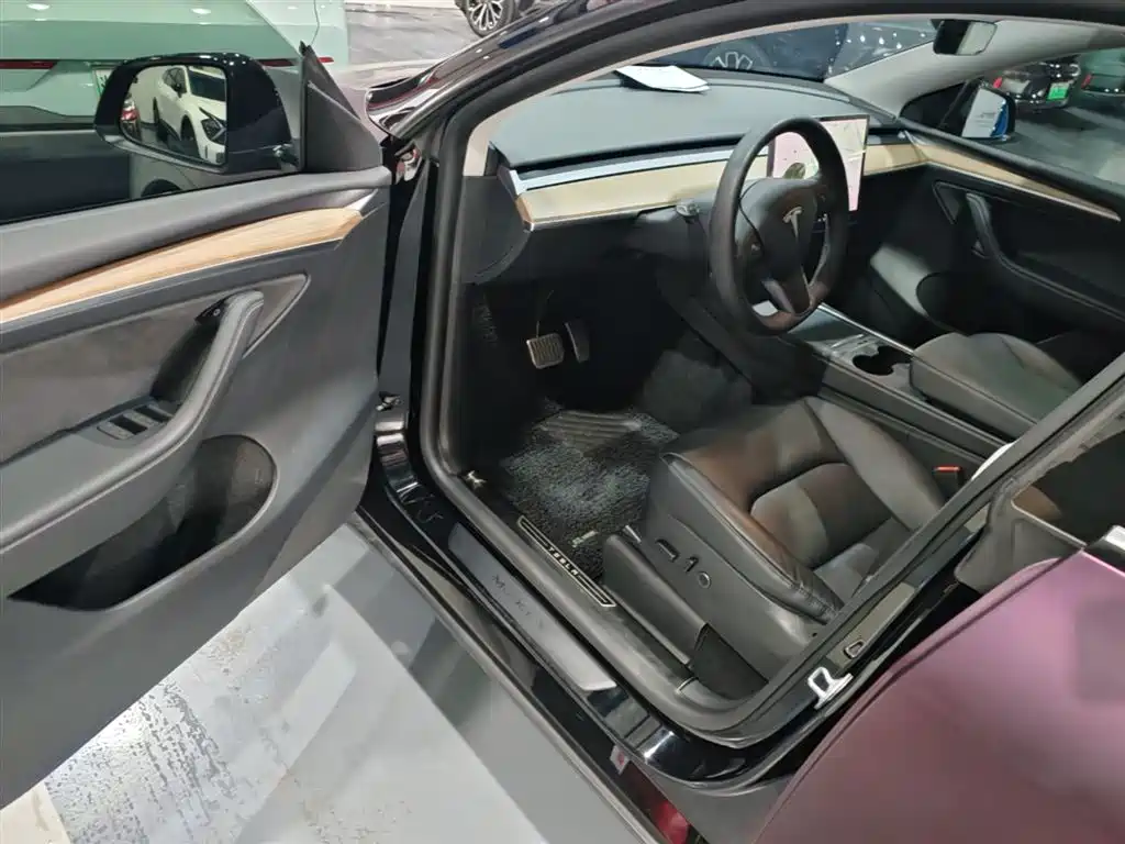 Tesla Model Y 2021 — фото 16