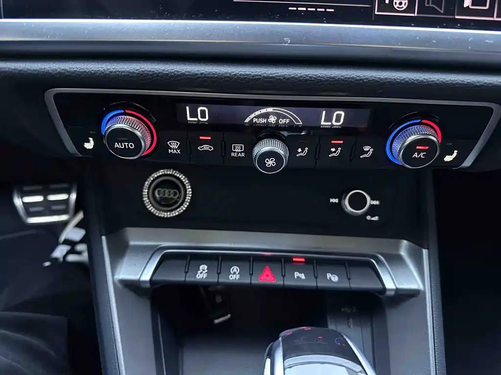 Audi Q3 2023 — фото 12