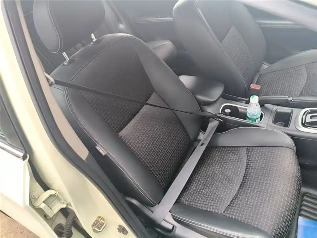 Nissan Tiida 2017 — фото 25