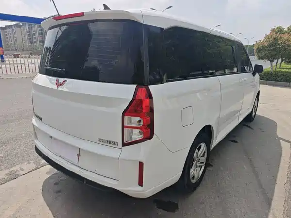 Wuling Journey 2021