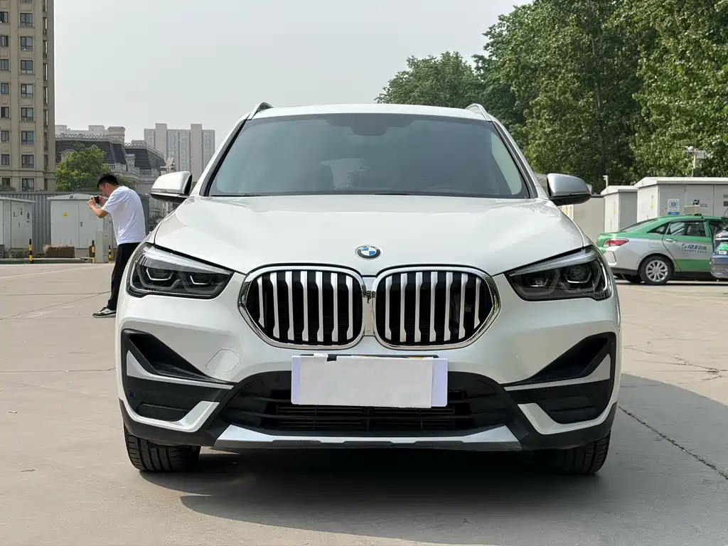 BMW X1 2022 — фото 2
