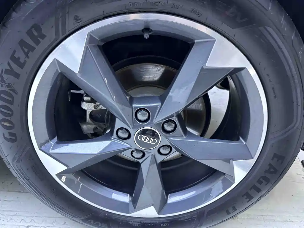 Audi Q3 2023 — фото 23