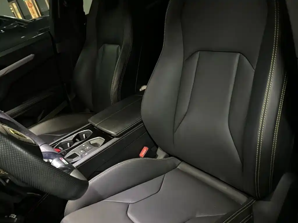 Lamborghini Urus 2019 — фото 8