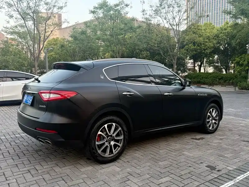 Maserati Levante 2020 — фото 12