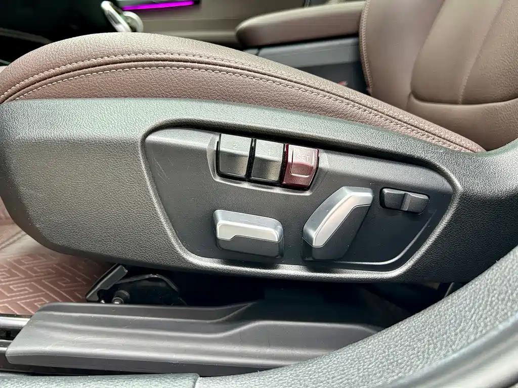 BMW 1 Series 2023 — фото 18